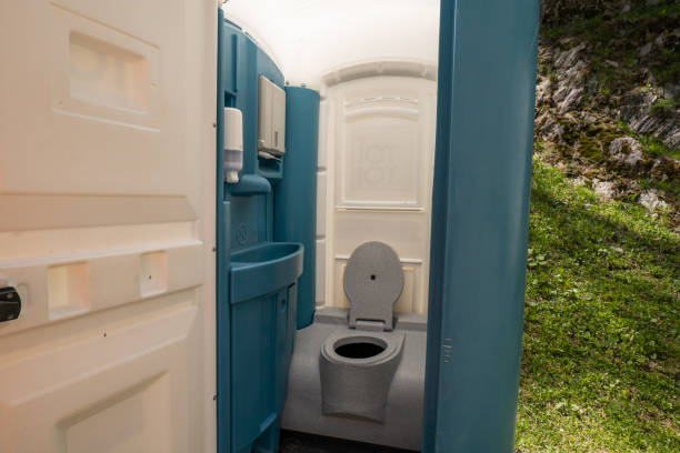 Porta potty delivery and setup in Jourdanton, TX